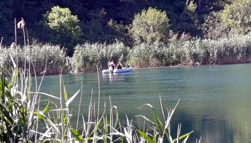 Botla gelen facia: Furkanın cansız bedeni gölden çıkarıldı