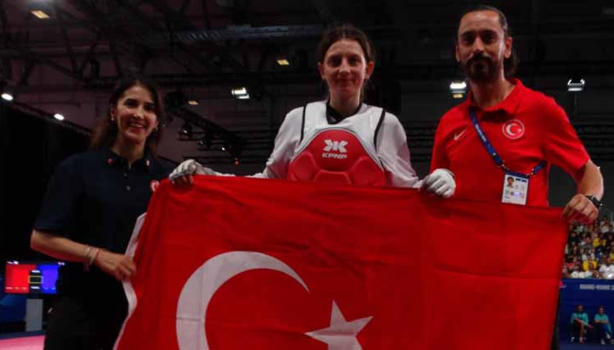 Altın madalya Şevval Çakaldan geldi