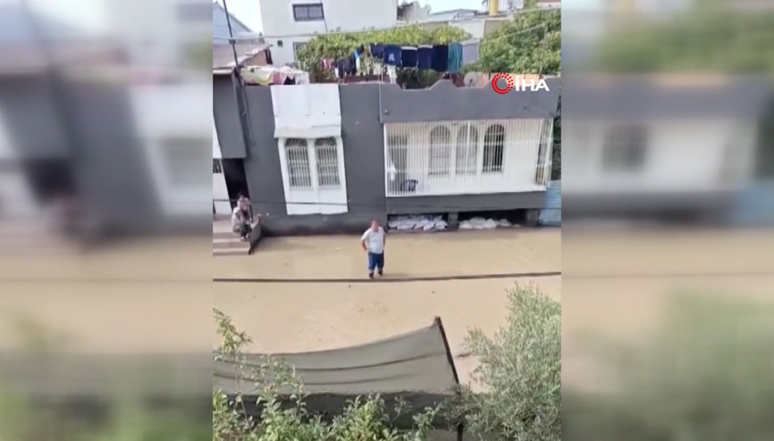 Üç günde ikinci kez su borusu patladı, mahalle sular altında kaldı: Mahalleli isyan etti