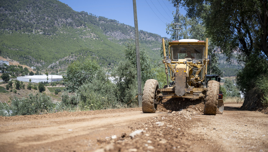 Anamur Gercebahşiş’in yol çilesi Büyükşehir’le sona erdi