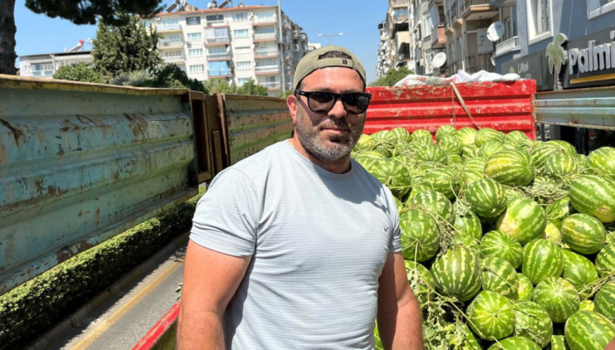 Babasının ölüm yıldönümünde dağıttı Hem çiftçi hem de vatandaş mutlu oldu