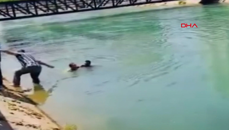 Kanalda boğulma tehlikesi geçiren çocuğu inşaat işçisi kurtardı