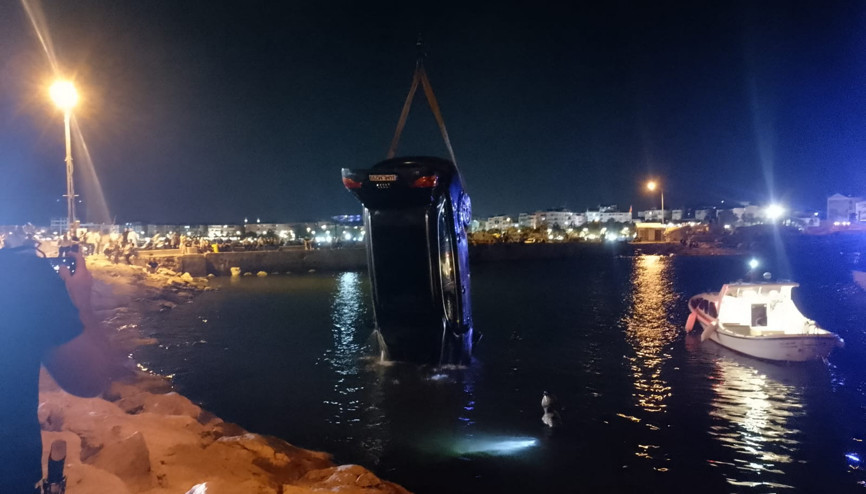 İstanbul- Silivride otomobil denize düştü: içindeki kişi son anda kurtuldu