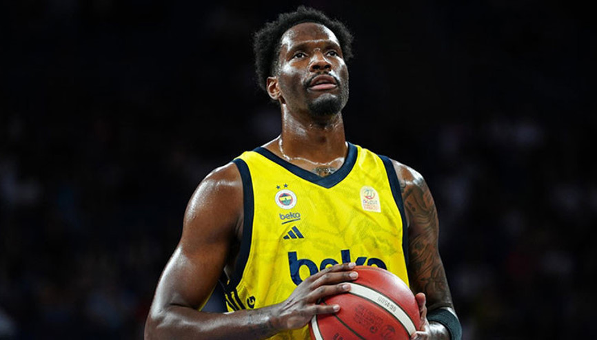 NBAde Phoenix Suns, Nigel Hayes-Davisi kadrosuna kattı