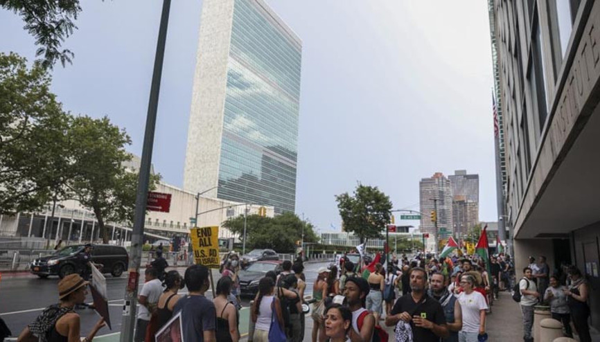 BM Genel Merkezi önünde protesto: Gazzede açlığa son verin