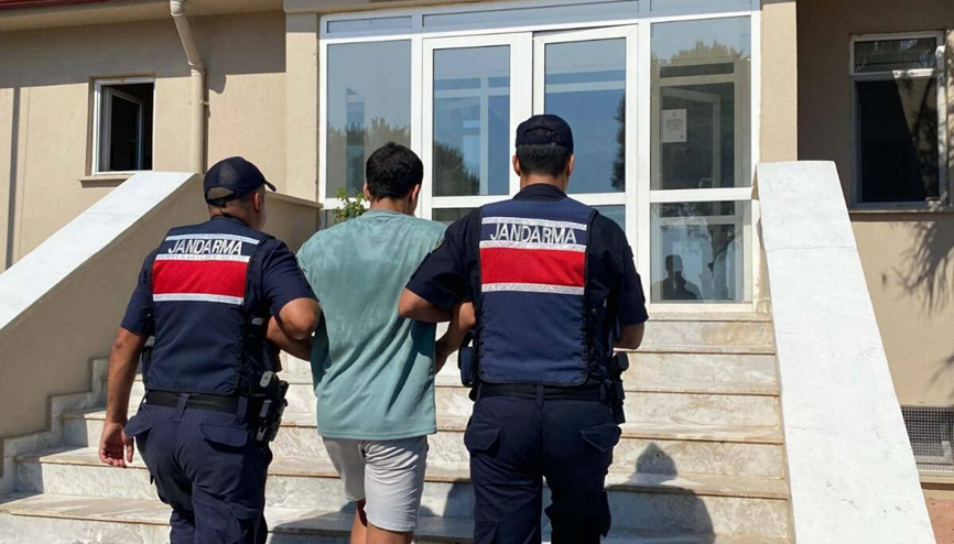 Kaçak göçmen, Sisama yüzerek geçmek için hazırlık yaparken yakalandı