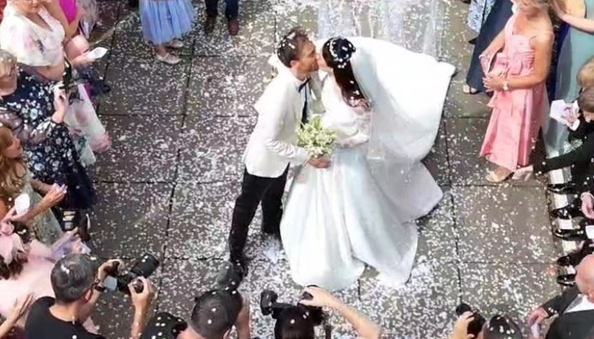 Aşkları, bir arkadaş düğününde başlamıştı... Ünlü oyuncu ekrandan kazandığı parayı düğününe yatırdı