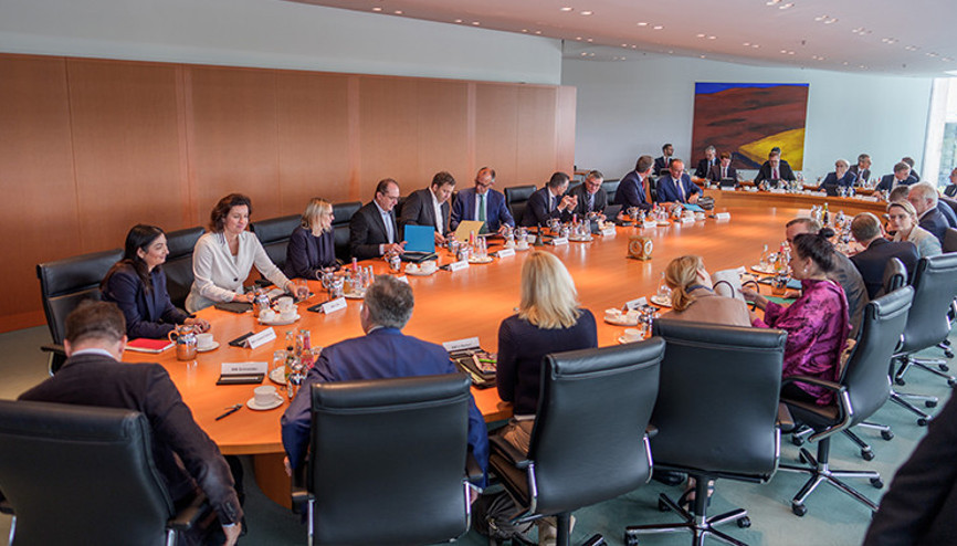 Almanya’da hükümete destek eriyor