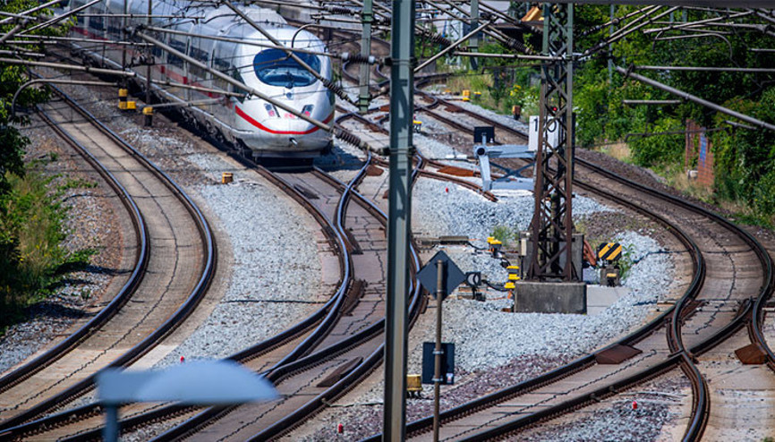 400 yolcu 6 saat tünelde mahsur kaldı