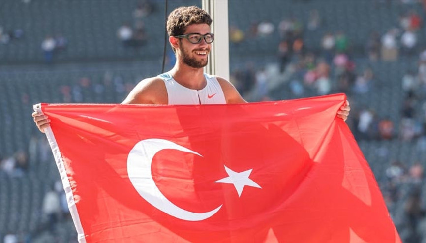 Türk atlet Ersu Şaşma Berlin’de parladı
