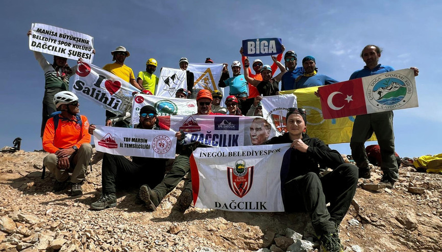 Cilo Reşko Dağına 20 saatte zirve tırmanışı Cilo Reşko Dağına 20 saatte zirve tırmanışı