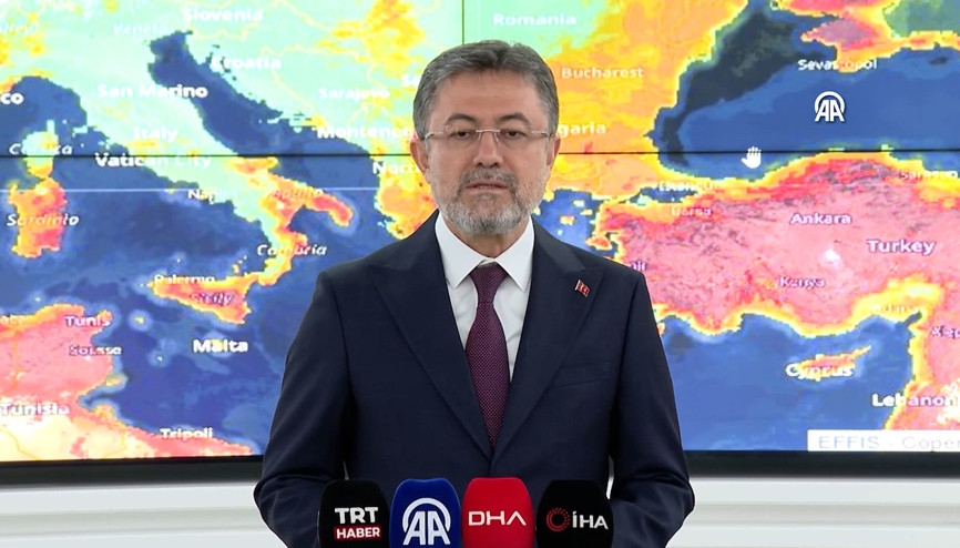 Bakan Yumaklı orman yangınlarında son durumu açıkladı: Riskli bir haftadayız