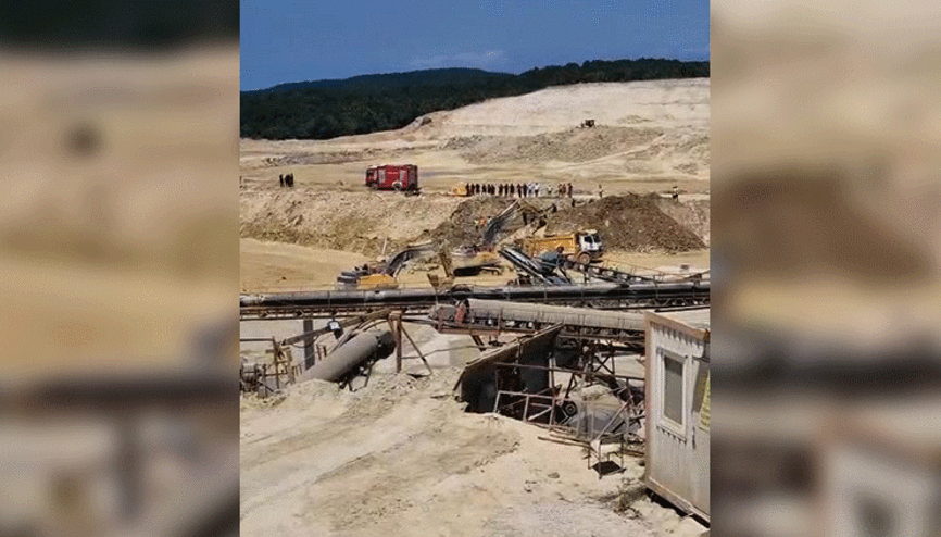 Çatalcada kum ocağında göçük: 1 işçi balçık içinde kaldı