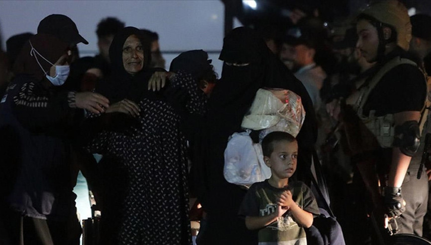 YPG/PKK işgalindeki Hol Kampından 38 Suriyeli aile tahliye edildi YPG/PKK işgalindeki Hol Kampından 38 Suriyeli aile tahliye edildi