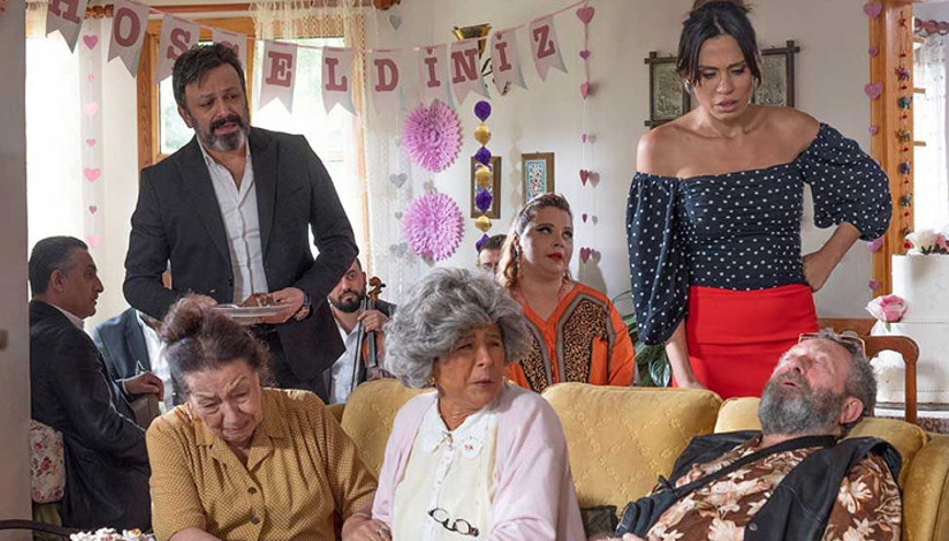 Cenazemize Hoş Geldiniz konusu nedir, oyuncuları kimler Cenazemize Hoş Geldiniz filmi nerede çekildi