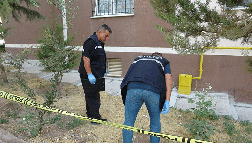 Ekmek almaya giden annesine bakan Zeynep, 4üncü kattan düştü