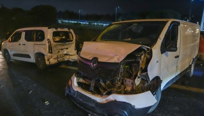İstanbul’da 16 aracın karıştığı zincirleme trafik kazası 6 kişi yaralandı
