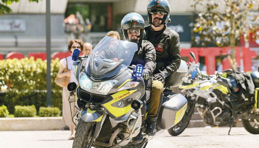 ‘Moto-ambulans’ hızır gibi yetişiyor