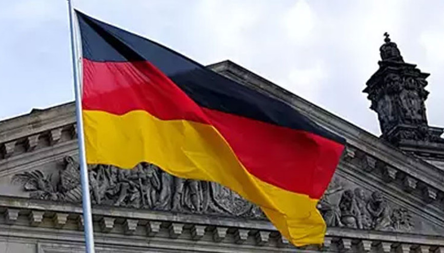 Almanyada hükümete güven diplerde