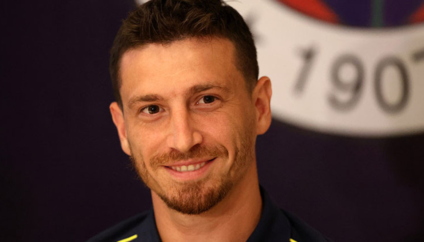 Fenerbahçe’nin yeni kaptanı Mert Hakan Yandaş oldu