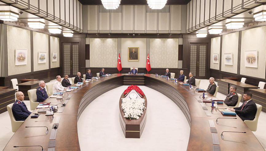 YAŞ’tan sürpriz karar... TSK’nın zirvesinde nöbet değişimi YAŞ’tan sürpriz karar... TSK’nın zirvesinde nöbet değişimi