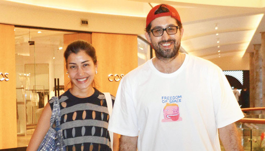 Doğu Demirkol ve sevgilisi Ayşe Kırca el ele