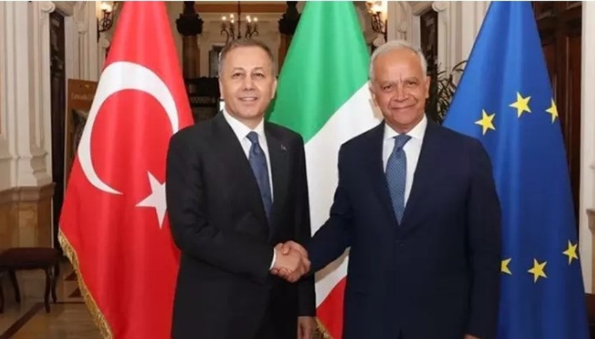 İçişleri Bakanı Yerlikaya, İtalyan mevkidaşı Piantedosi ile görüştü
