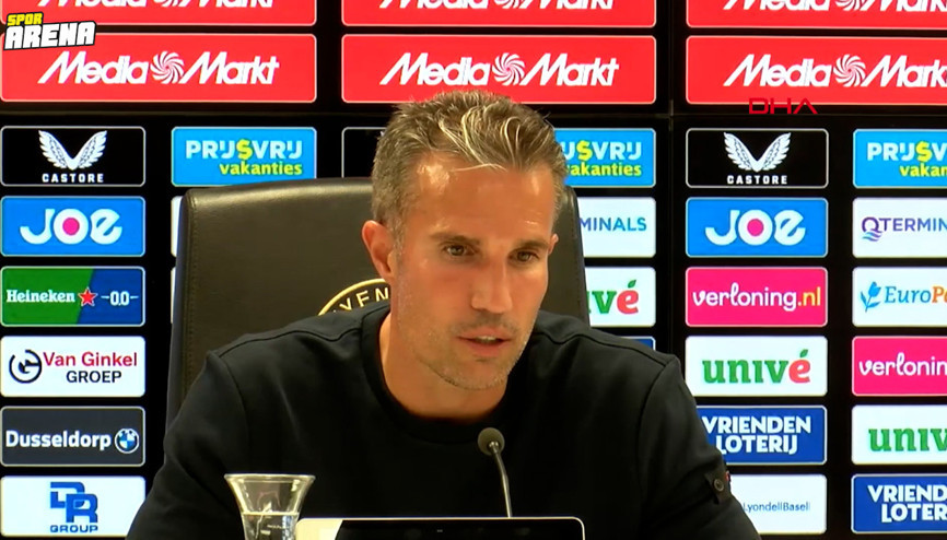 Robin van Persieden Jose Mourinhonun sözlerine sert yanıt: Ne olacağını göreceğiz