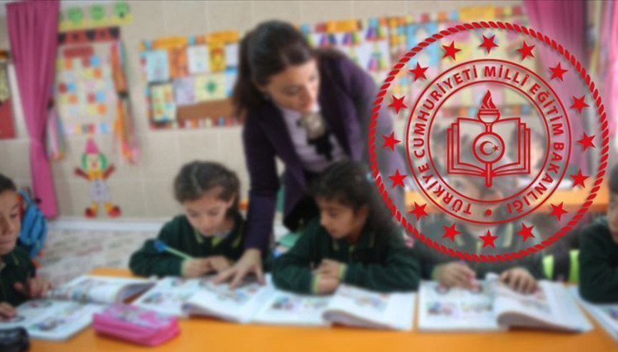 ÖĞRETMENLİK KARİYER BASAMAKLARI MEB KILAVUZU 2025 || Uzman öğretmen ve başöğretmenlik eğitim başvuruları ne zaman, şartları neler Başvuru takvimi belli oldu