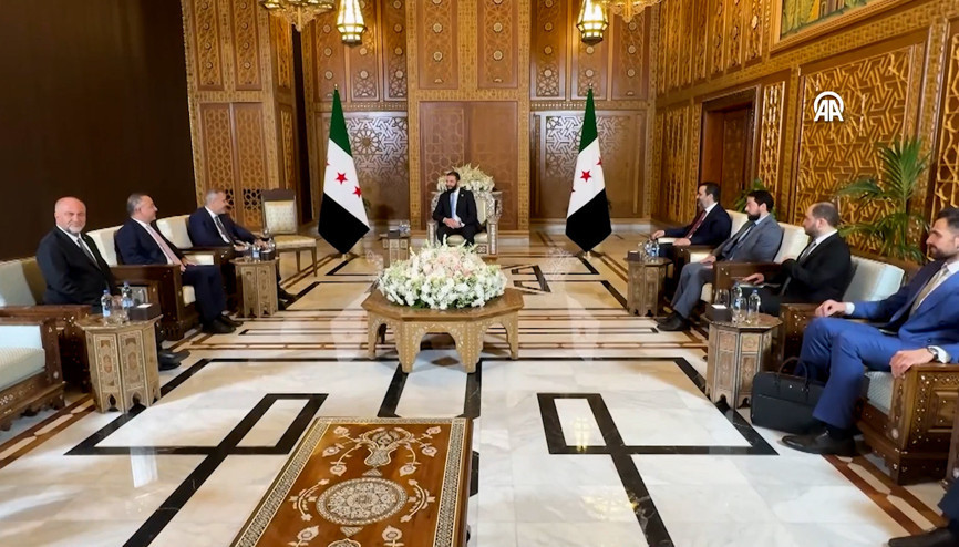 Dışişleri Bakanı Fidan, Suriye Cumhurbaşkanı Şara ile bir araya geldi