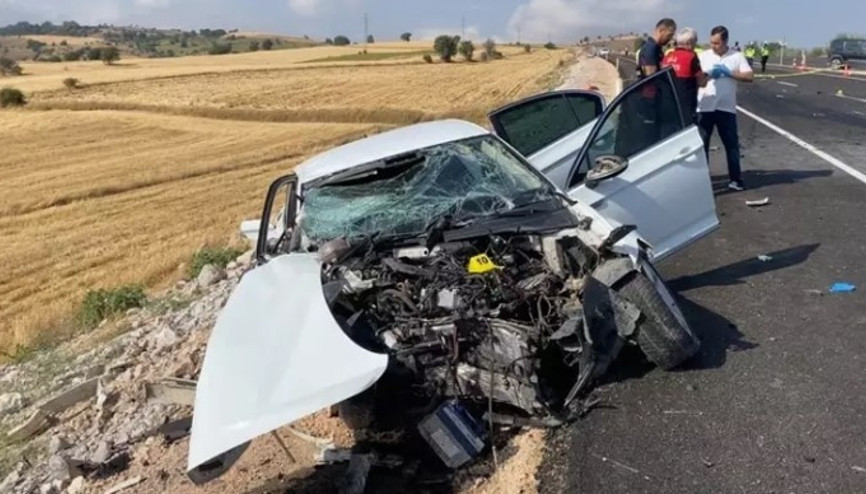 Tokat’ta iki otomobil kafa kafaya çarpıştı: Ölü ve yaralılar var