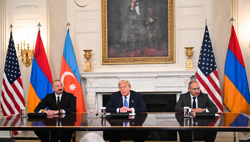 Beyaz Sarayda Trump, Aliyev, Paşinyan zirvesi | Trump: 35 yıllık savaş bitti Beyaz Sarayda Trump, Aliyev, Paşinyan zirvesi | Trump: 35 yıllık savaş bitti