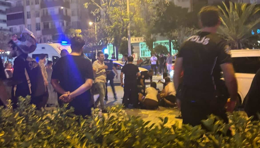Adanada polis motosikleti devrildi; 2 yaralı