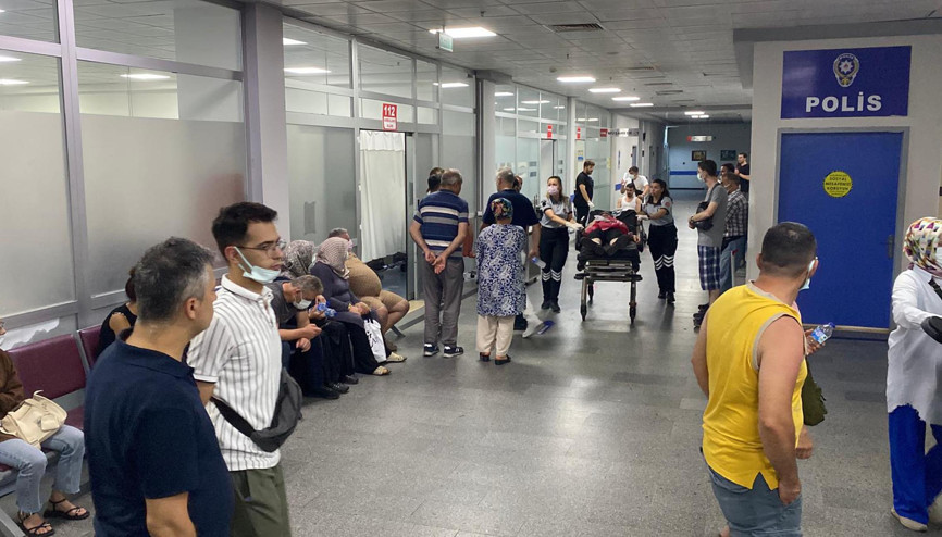 Tekirdağda 50 işçi zehirlenme şüphesiyle hastaneye kaldırıldı