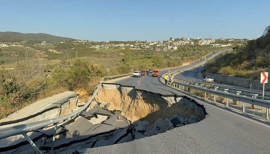Söke-Kuşadası kara yolu çökme nedeniyle ulaşıma kapatıldı