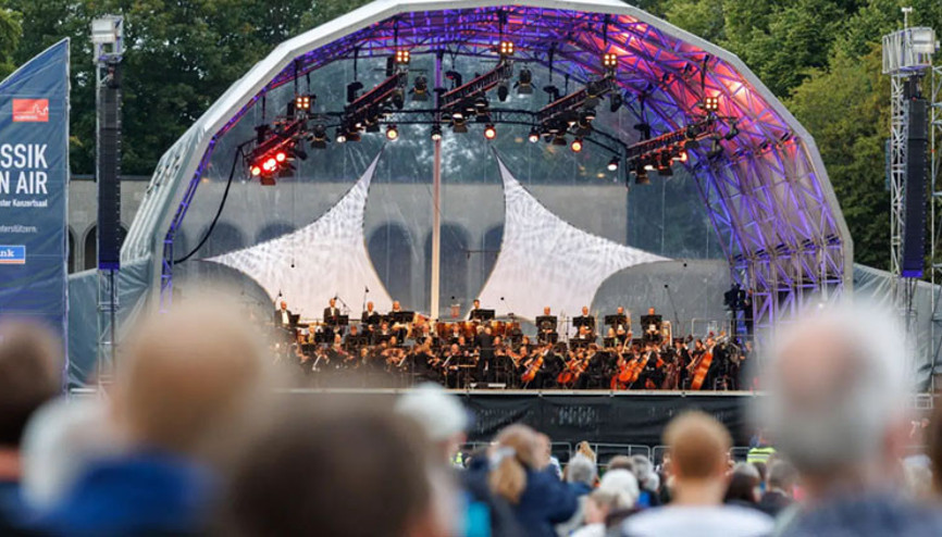 Nürnberg açık hava konserini binler izledi