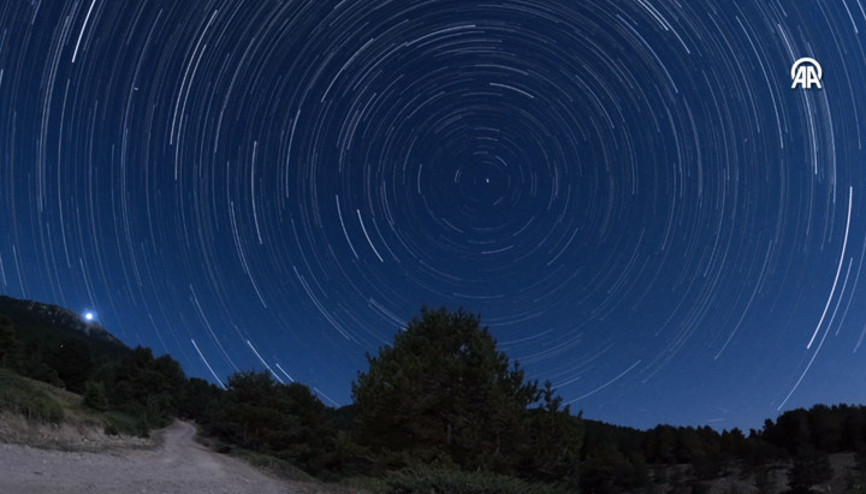 Perseid meteor yağmuru görsel şölen oluşturdu