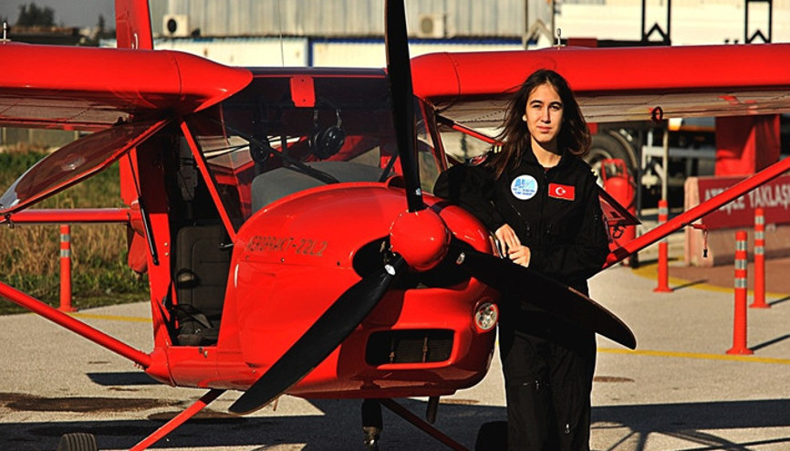 Türkiye’nin en genç kadın pilot adayı Defne Özcan, TIMEın Yılın Kızları listesinde yer aldı