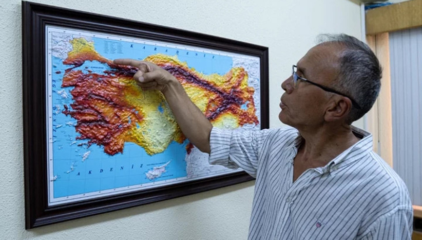 Doç. Dr. Özmen: Türkiye, 17 Ağustos depreminden bu yana 448 bin kere sallandı
