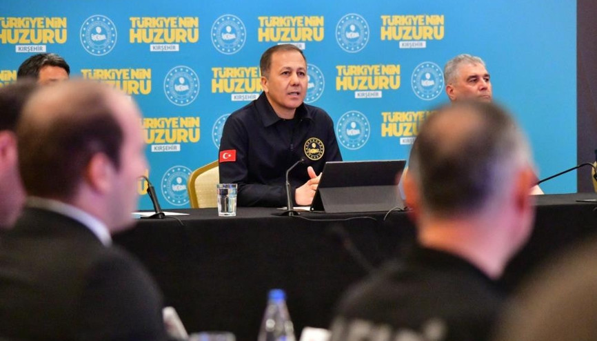 İçişleri Bakanı Yerlikaya: Huzur ve güven ortamının sürdürülebilirliği için mücadeleye kesintisiz devam edilecek İçişleri Bakanı Yerlikaya: Huzur ve güven ortamının sürdürülebilirliği için mücadeleye kesintisiz devam edilecek