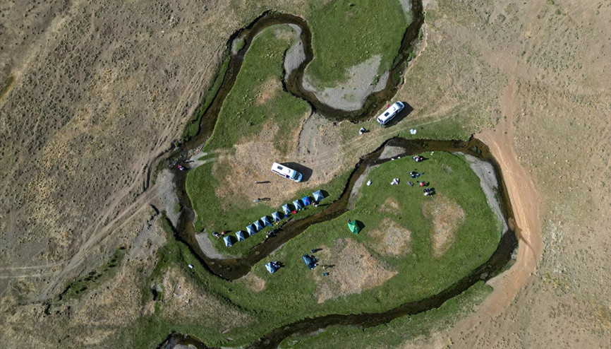 Mendereslerin arasında kamp keyfi