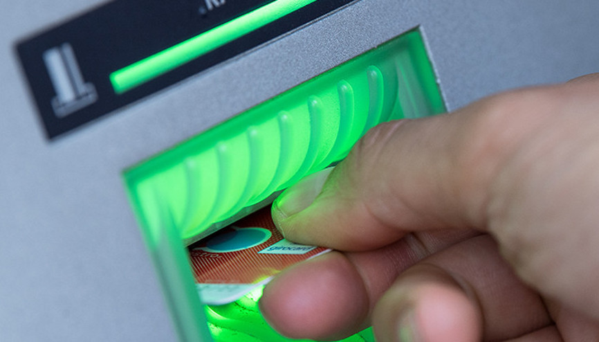 Banka hesabi aidatları cep yakıyor Banka hesabi aidatları cep yakıyor