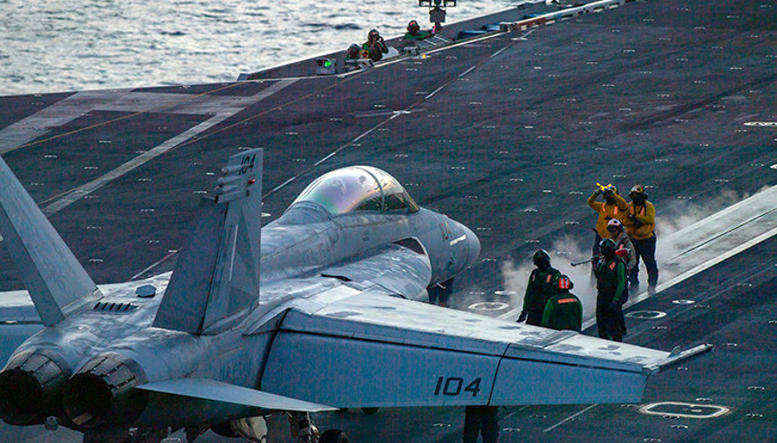 ABDnin Super Hornet savaş uçağı okyanusa düştü