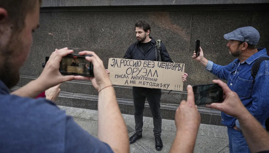 Rusyadan bütün telefonlara ulusal mesajlaşma uygulamasını yükleme şartı