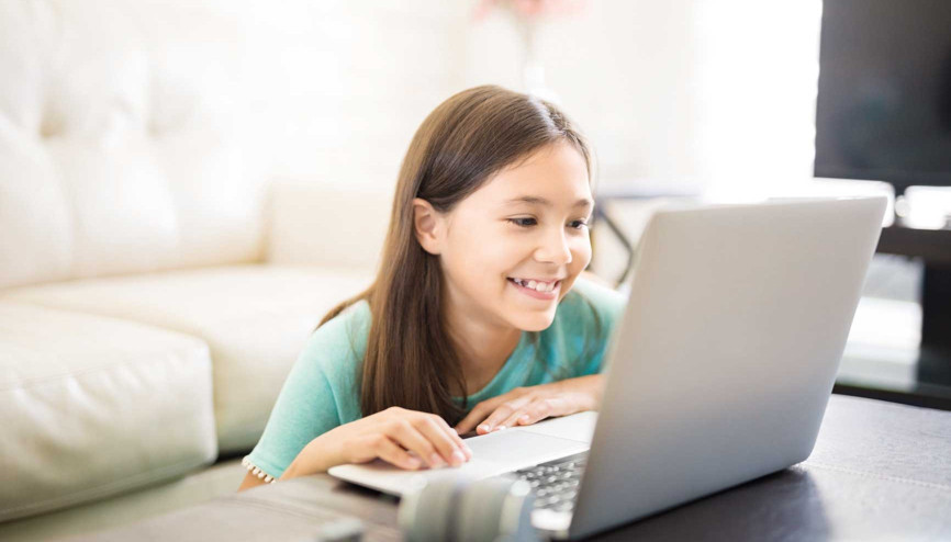 Op. Dr. Birtan Öztürk uyardı: Ekran bağımlılığı gözlere zarar