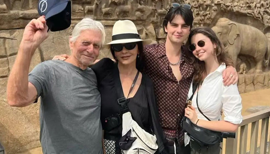 ‘Yaş farkı aşkımıza engel olamaz’ demişlerdi… Çeyrek asır dayandı ama nafile… Biten bir evliliği zorla yaşatmaya çalışıyorlar