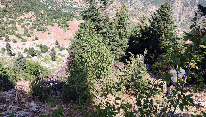 Adana’da otomobil uçuruma yuvarlandı: 2 ölü Adana’da otomobil uçuruma yuvarlandı: 2 ölü