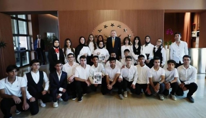 Cumhurbaşkanı Erdoğan, ‘Maziden Atiye’ programı kampına katılan öğrencileri kabul etti