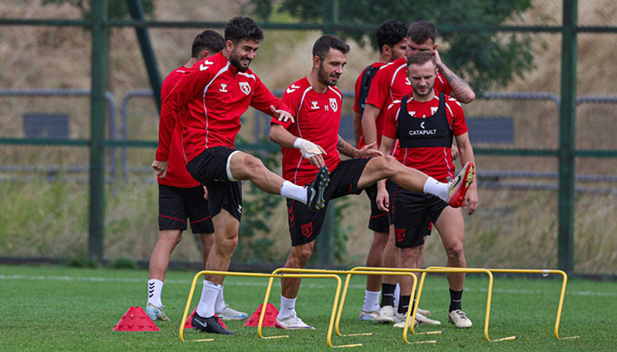 Samsunsporda Holse ve Musaba takımla çalışmalara başladı