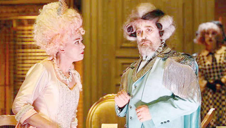 Ayakta alkışlandılar